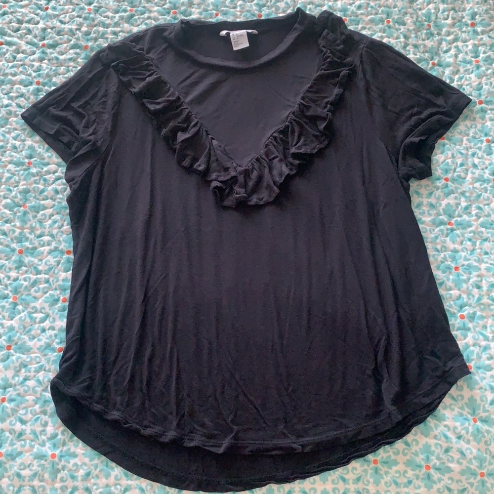 H&M size L black short sleeve t-shirt with frill collar